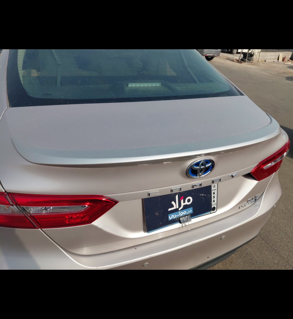 Toyota Camry GLE HEV 2020 image