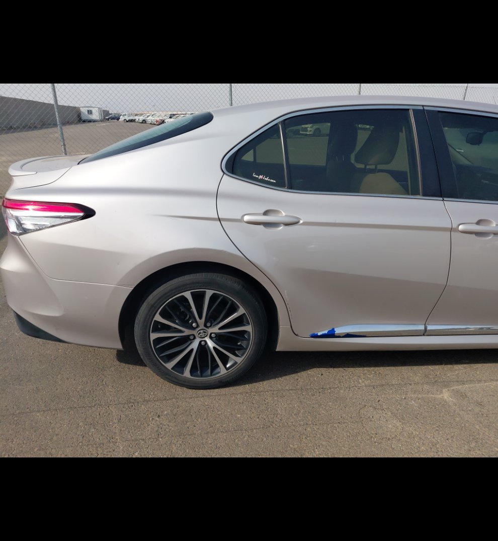 Toyota Camry GLE HEV 2020 image