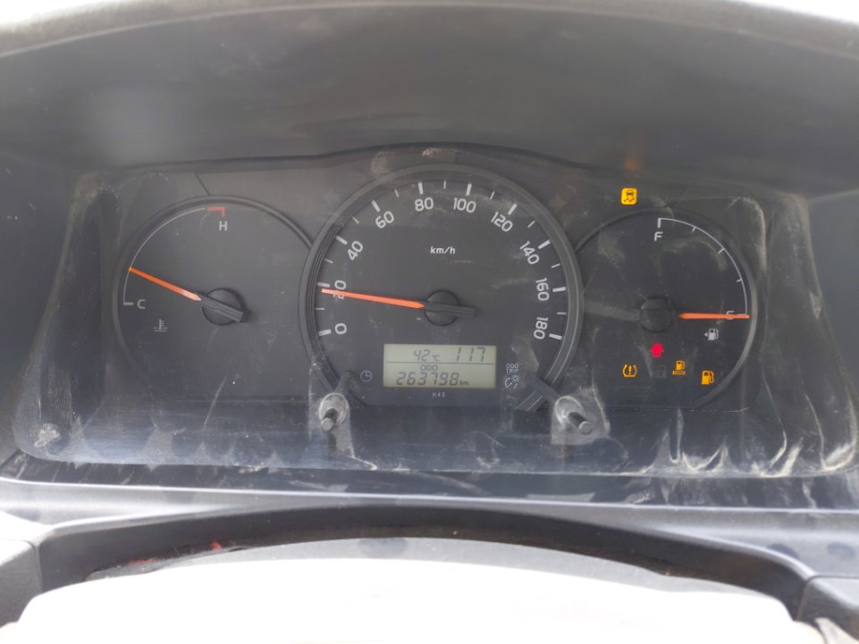 Toyota Hiace Bus  2017 image