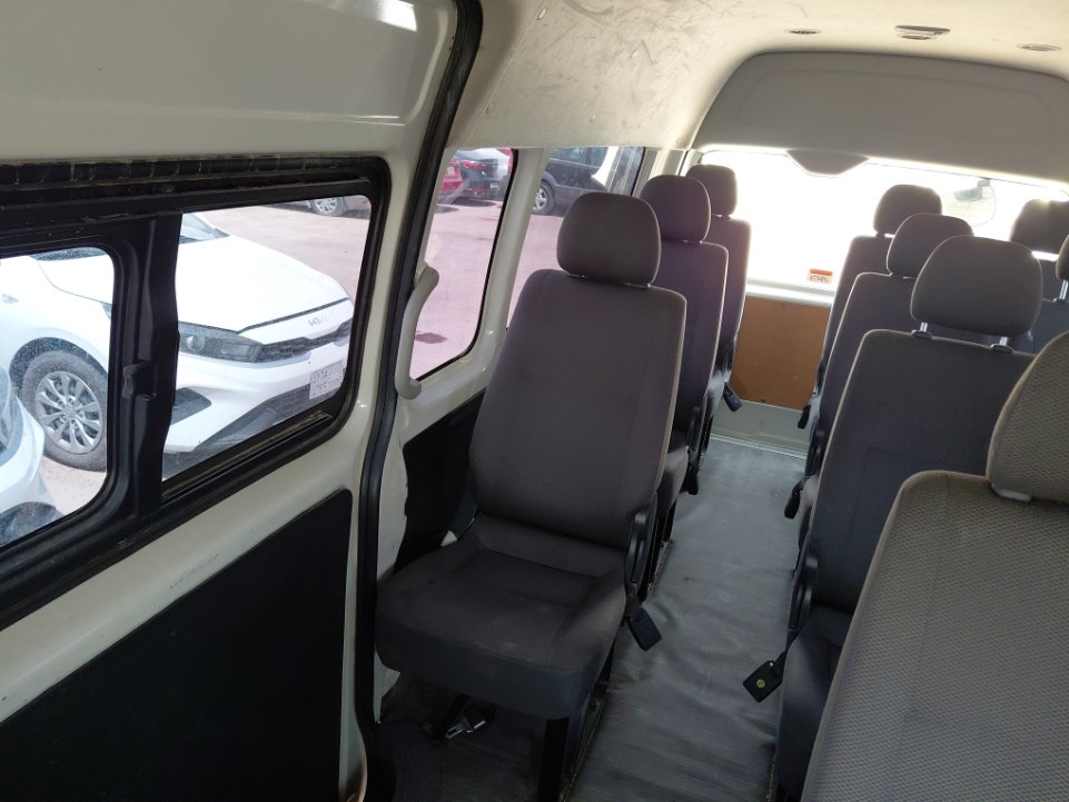 Toyota Hiace Bus  2017 image