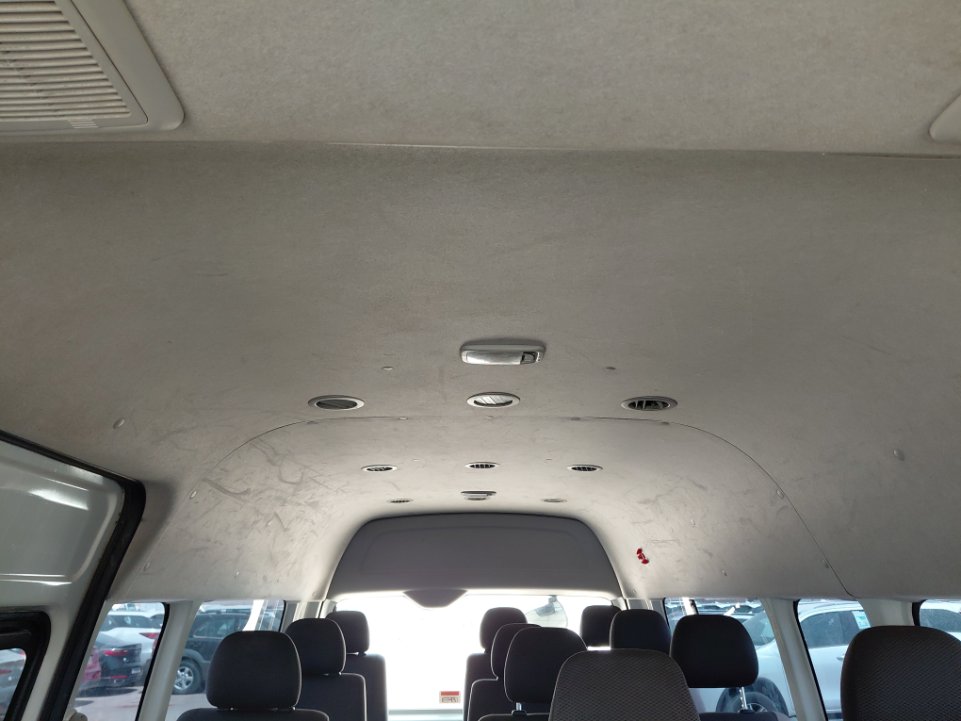 Toyota Hiace Bus  2017 image