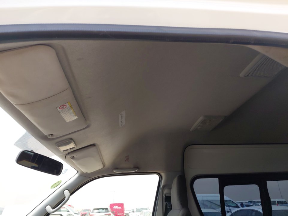 Toyota Hiace Bus  2017 image