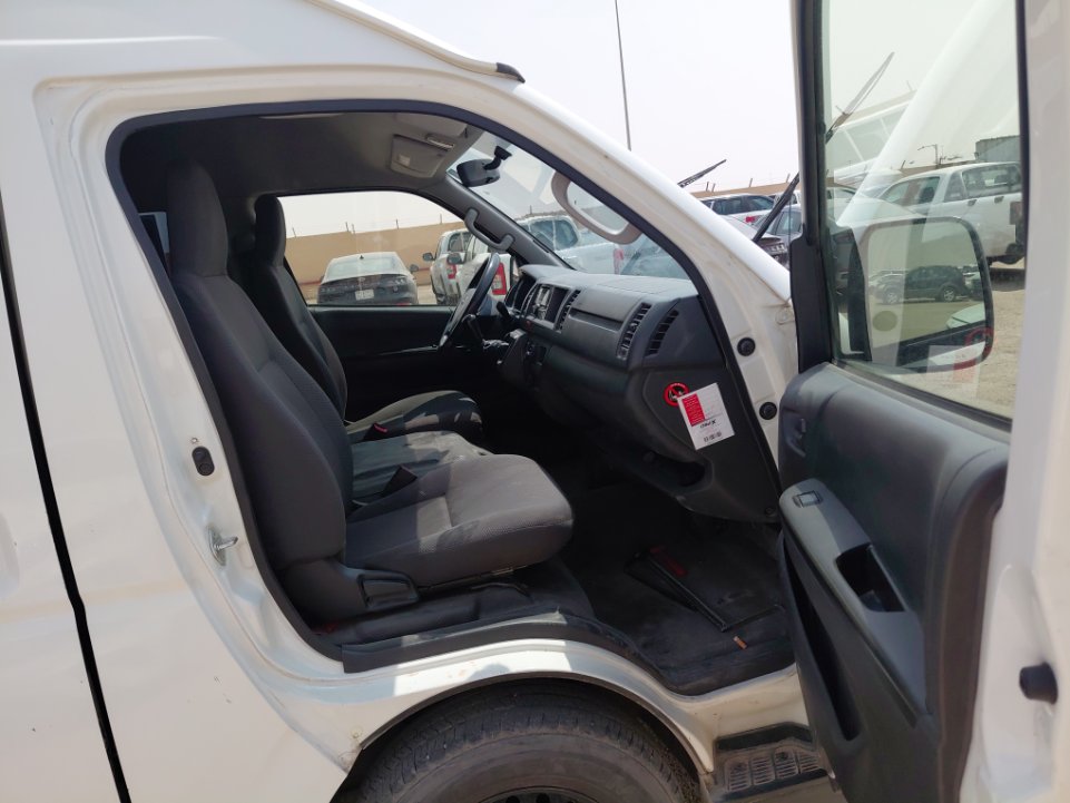 Toyota Hiace Bus  2017 image