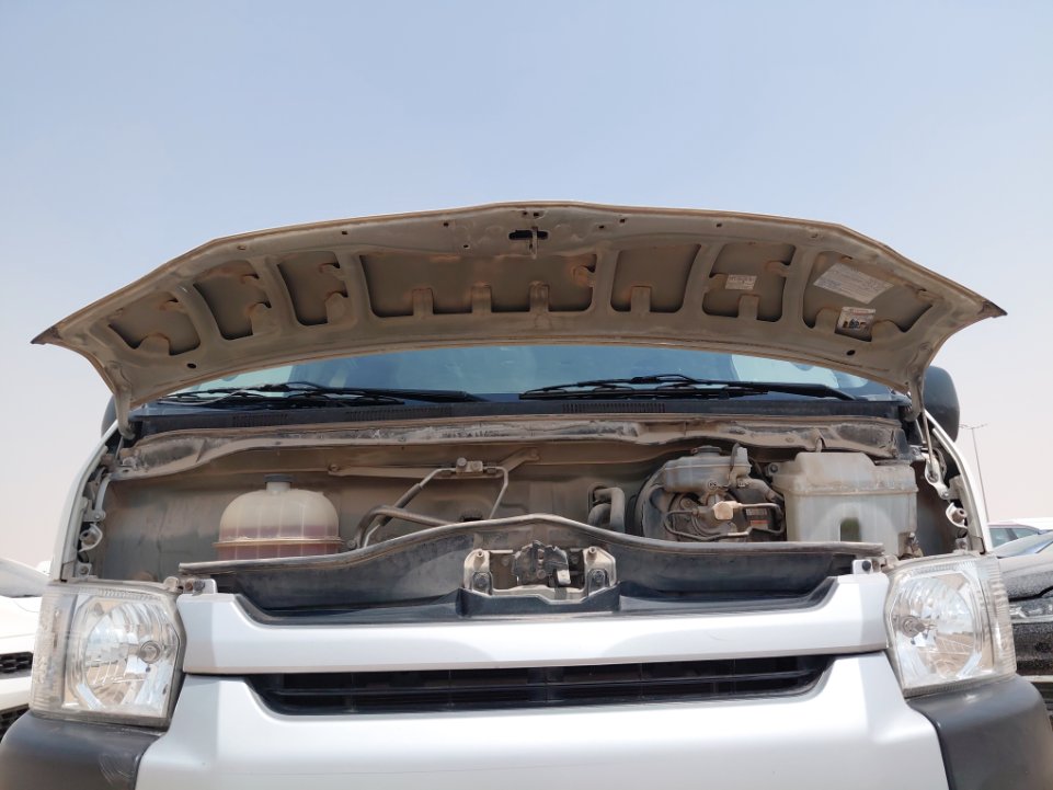 Toyota Hiace Bus  2017 image