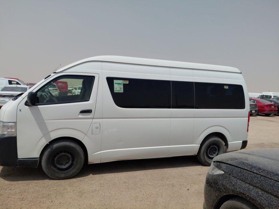 Toyota Hiace Bus  2017 image
