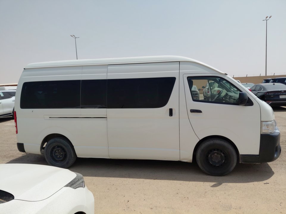 Toyota Hiace Bus  2017 image