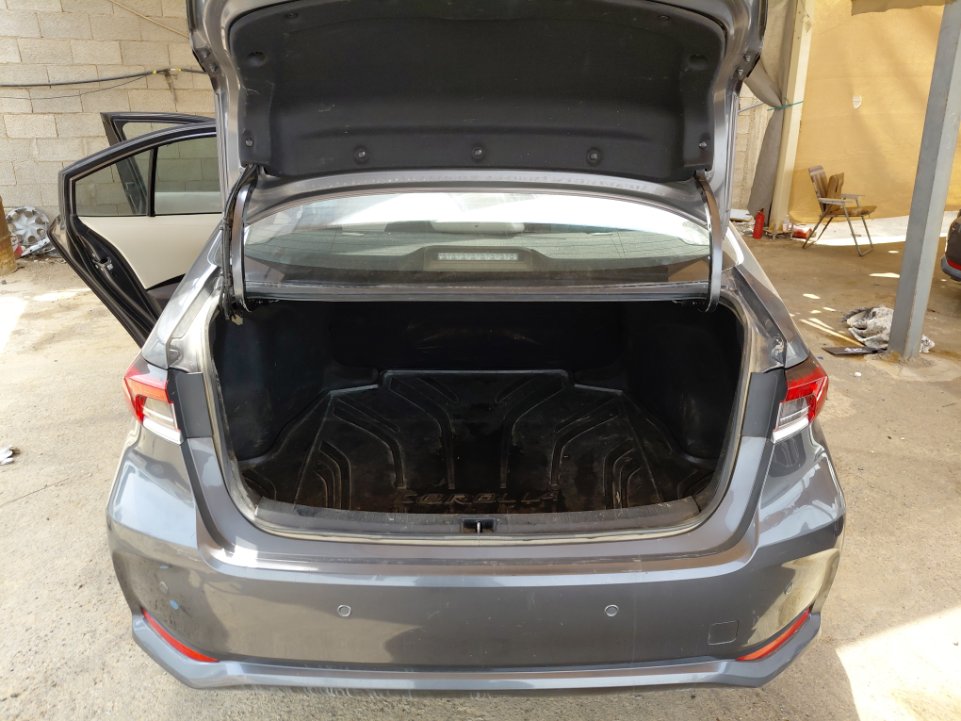 Toyota Corolla XLI _ Hold _ للتاكد من التصوير 2023 image