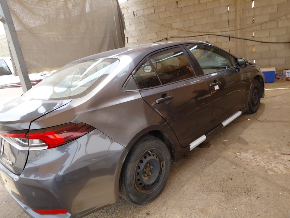 Toyota Corolla XLI _ Hold _ للتاكد من التصوير 2023 image