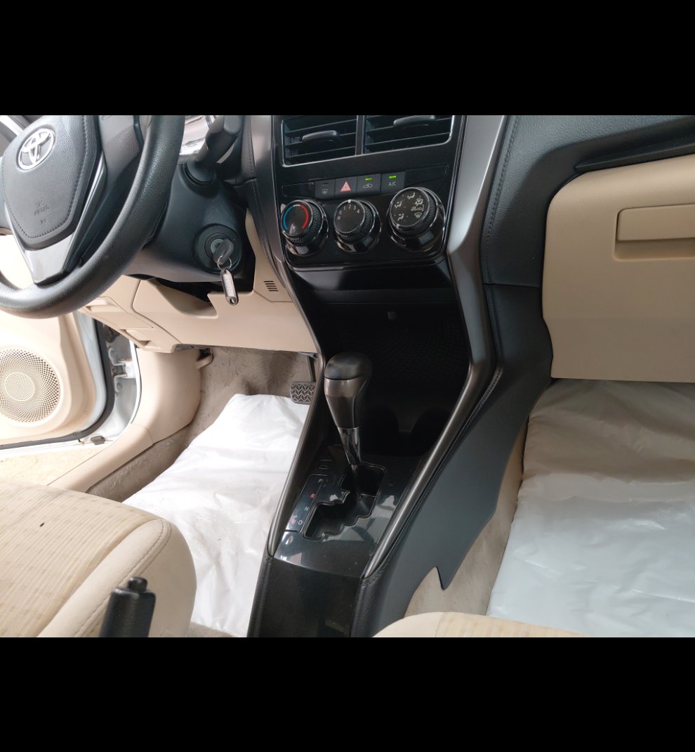 تويوتا يارس SD Y FLT 2022 image