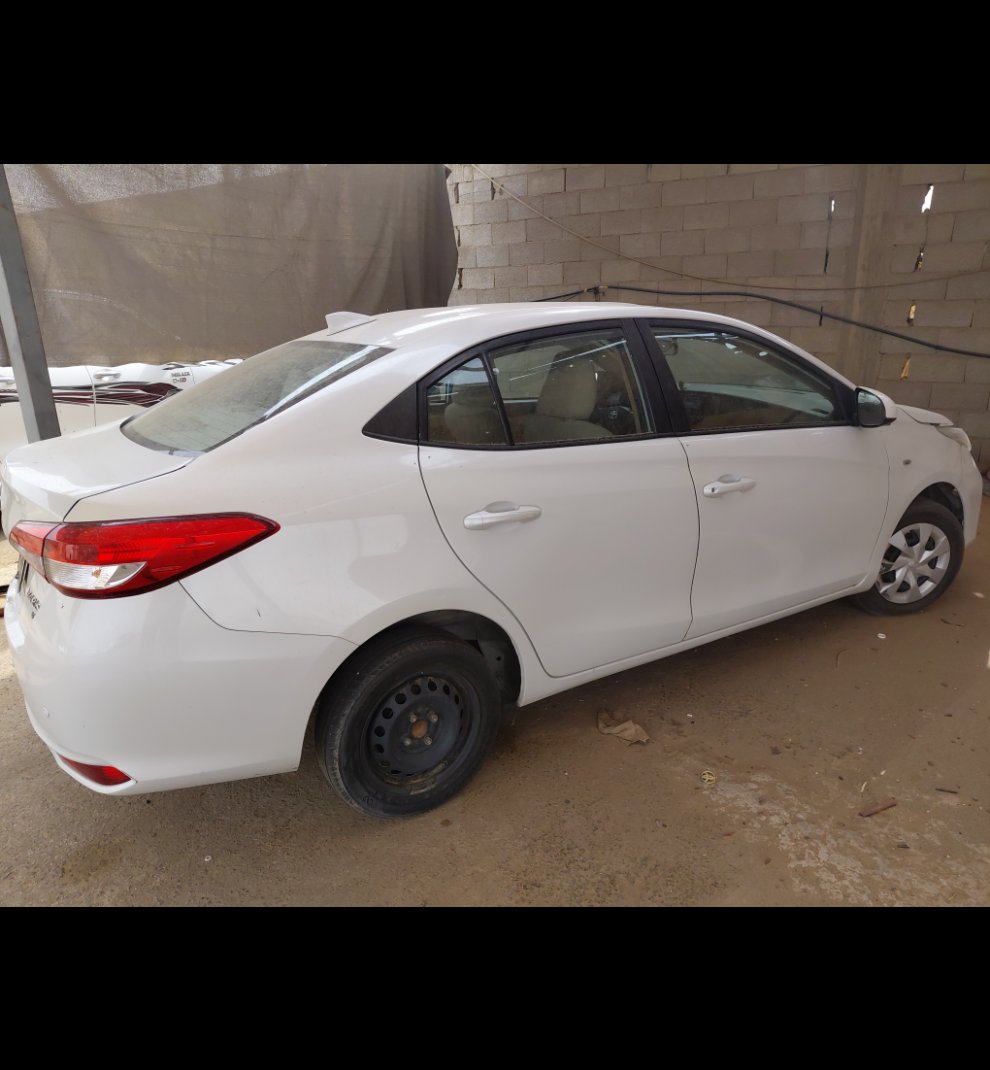 تويوتا يارس SD Y FLT 2022 image