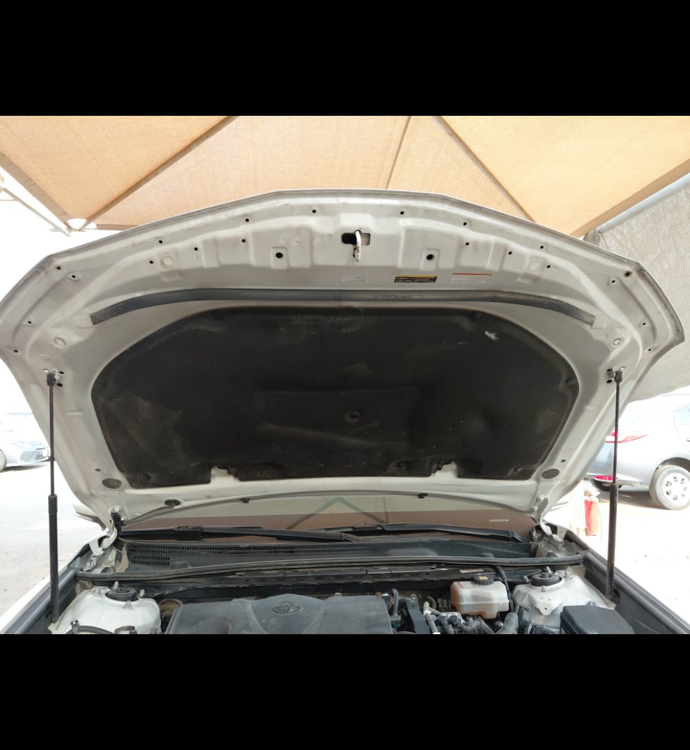 Toyota Camry GLE HEV 2020 image