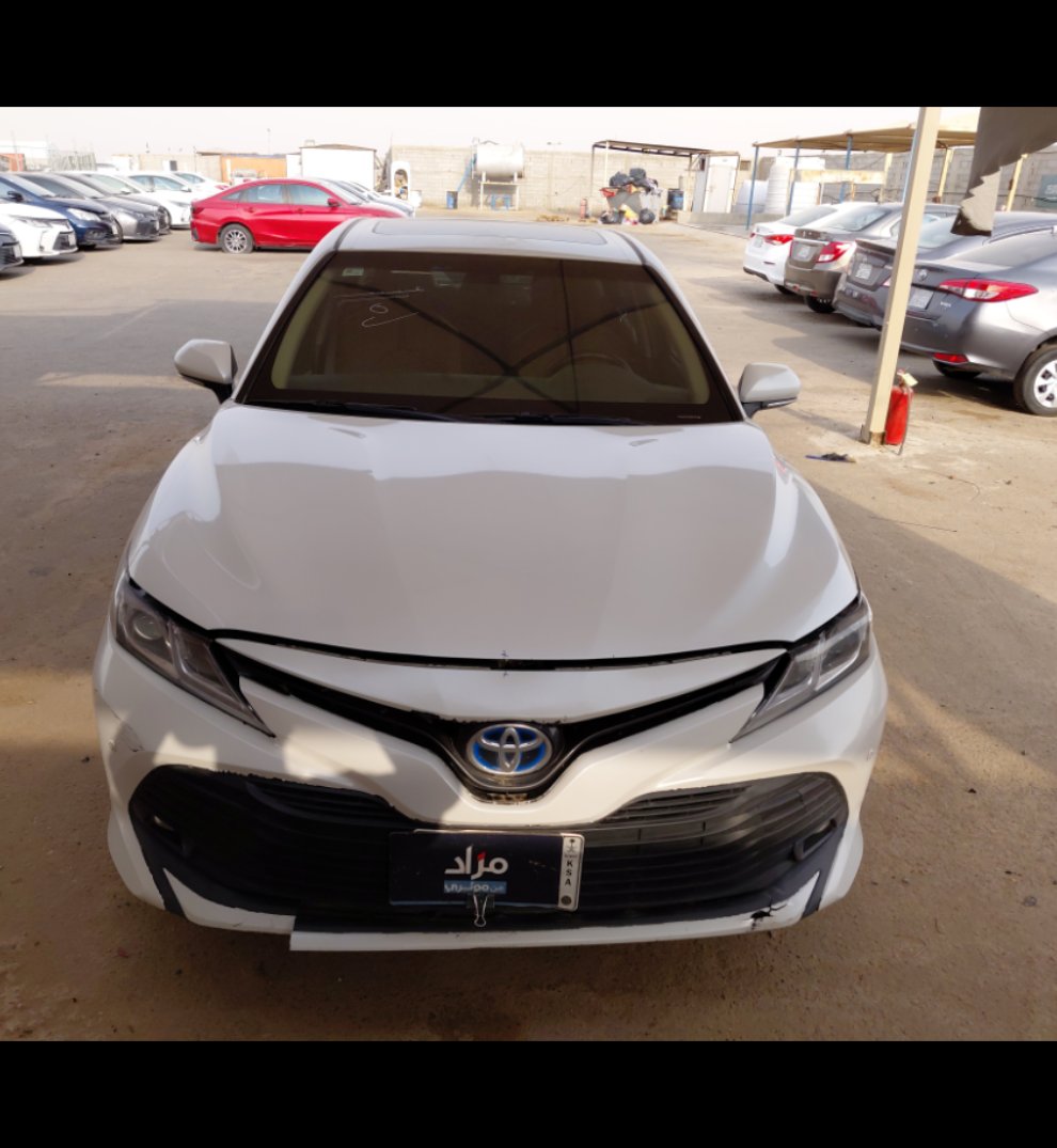 تويوتا كامري GLE HEV 2020