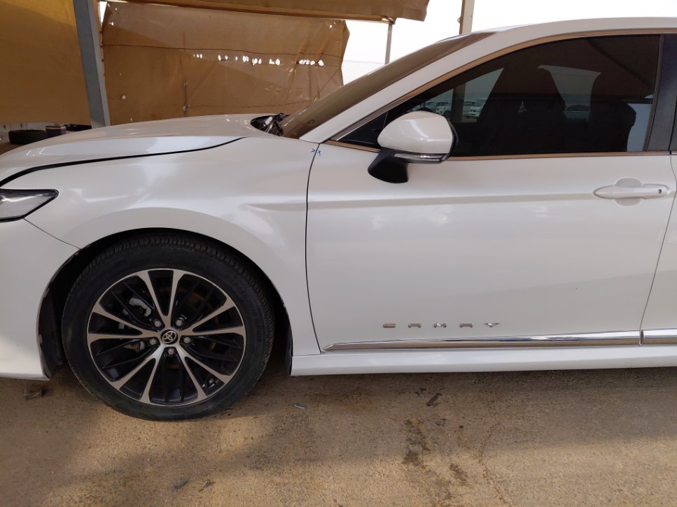 Toyota Camry GLE HEV 2020 image