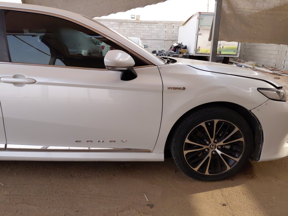 Toyota Camry GLE HEV 2020 image