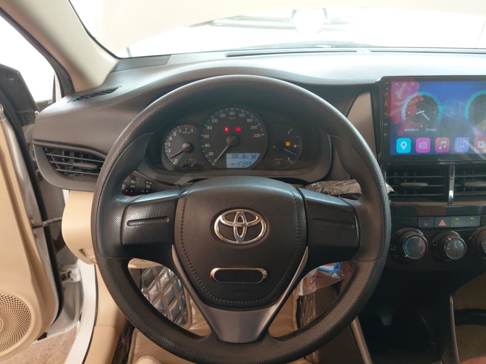 تويوتا يارس SD Y FLT 2022 image