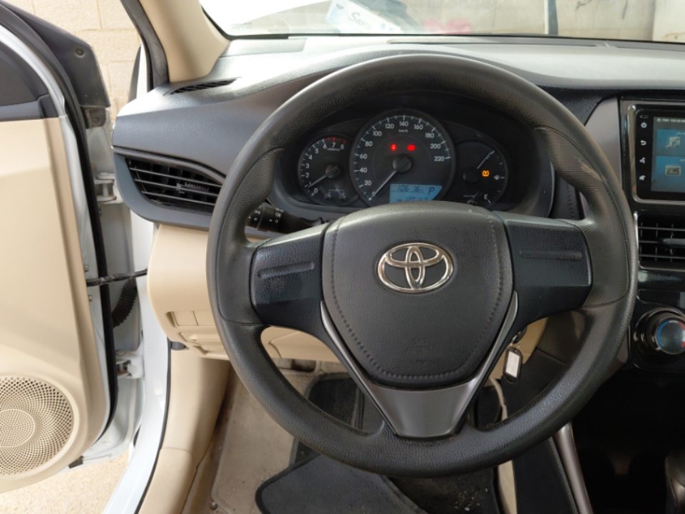 تويوتا يارس SD Y FLT 2022 image