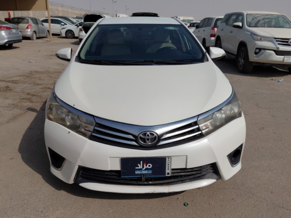 تويوتا كورولا GLI 2015