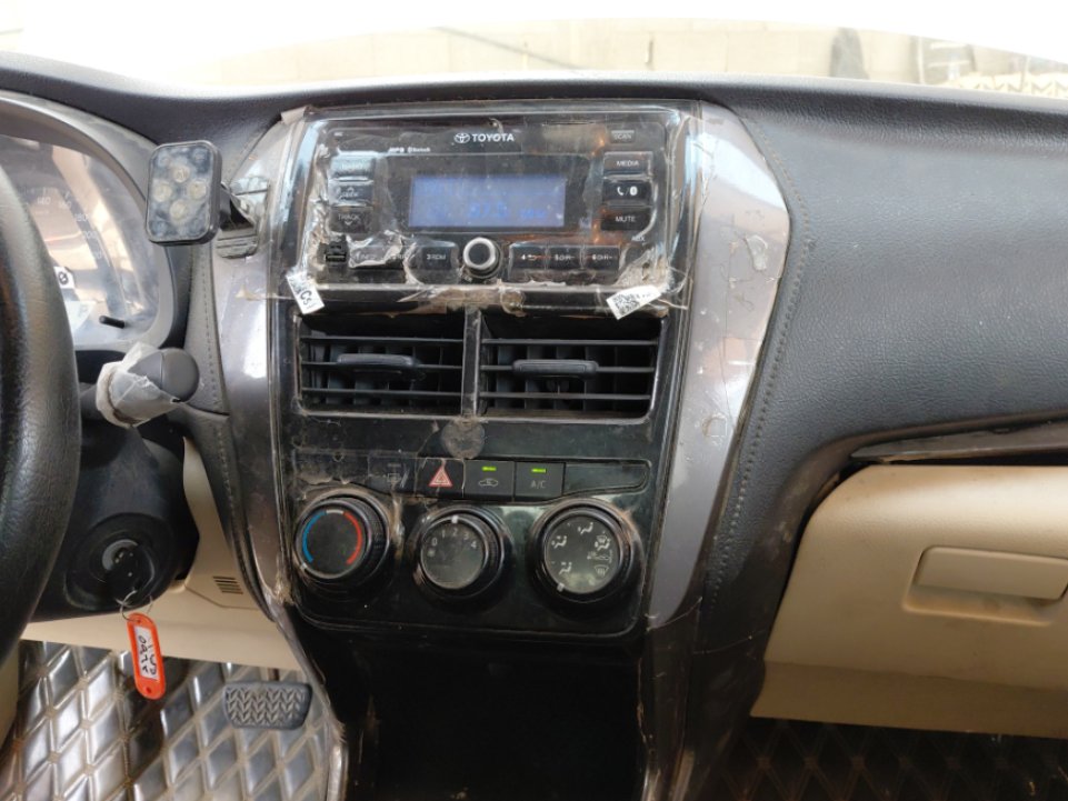 تويوتا يارس SD Y FLT 2021 image