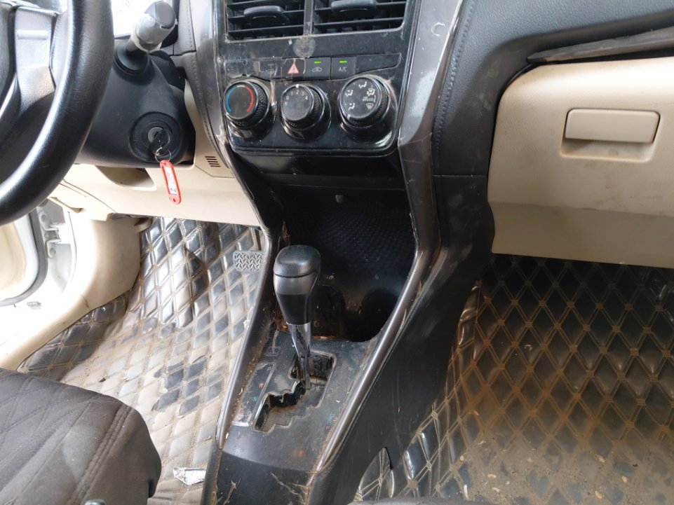 تويوتا يارس SD Y FLT 2021 image