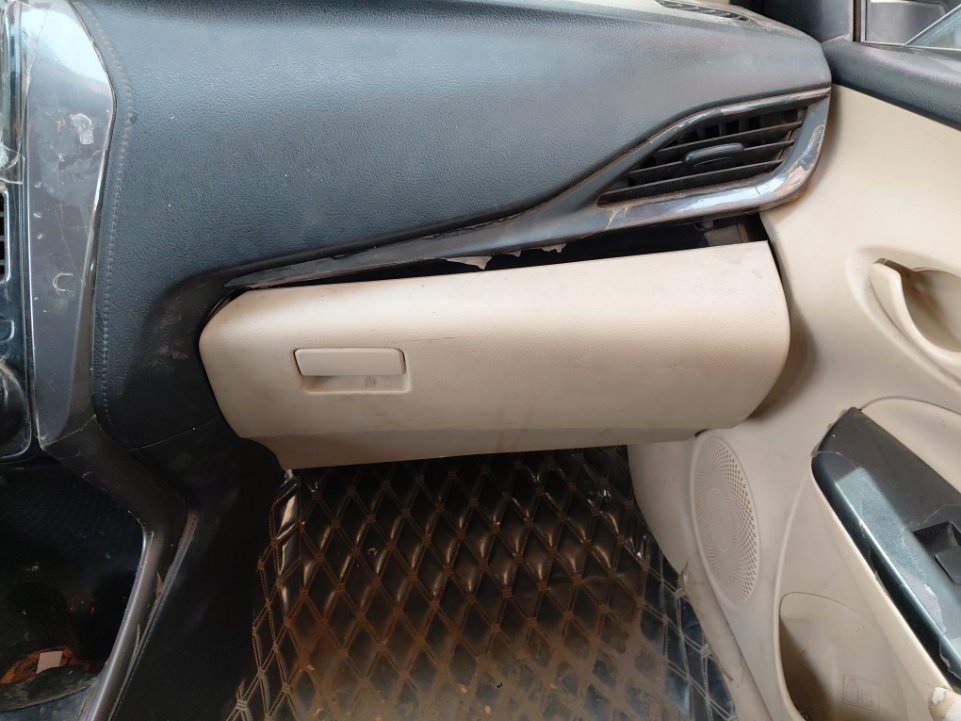 تويوتا يارس SD Y FLT 2021 image