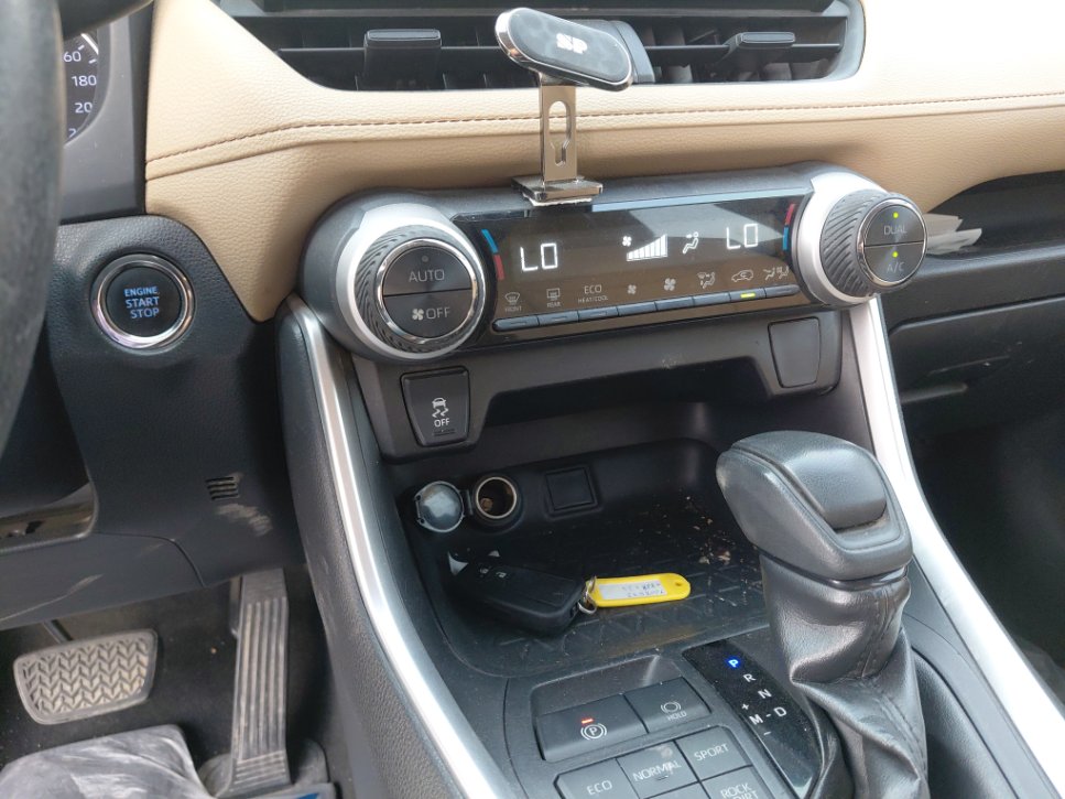 Toyota RAV4 XLE SPORTS UTILITY 2020 image