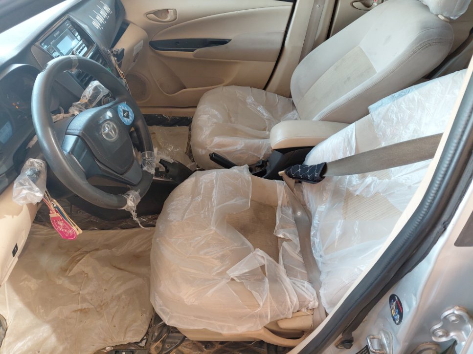 تويوتا يارس SD Y FLT 2022 image