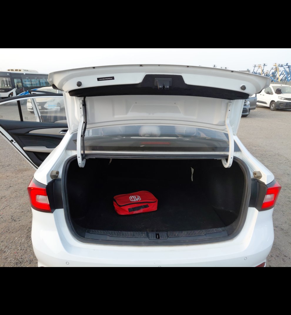 إم جي 5  2022 image