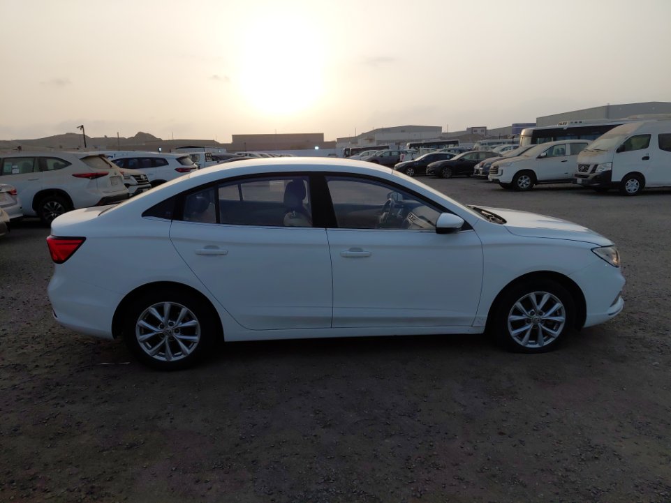 إم جي 5  2022 image