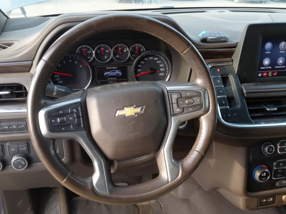 Chevrolet  Suburban  2022 image