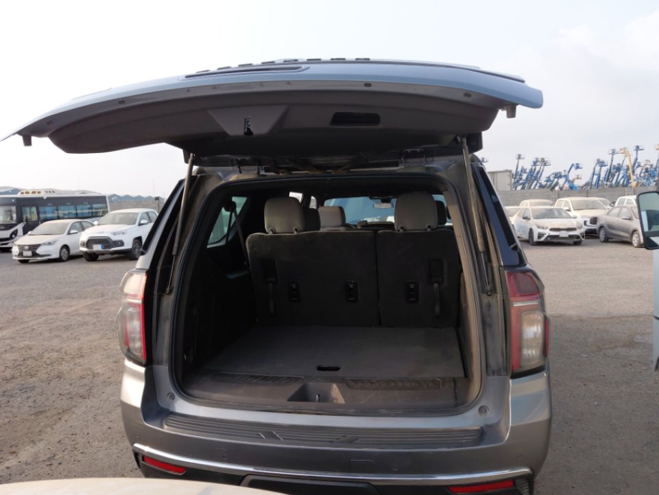 Chevrolet  Suburban  2022 image