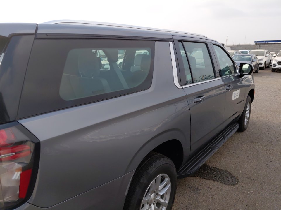 Chevrolet  Suburban  2022 image