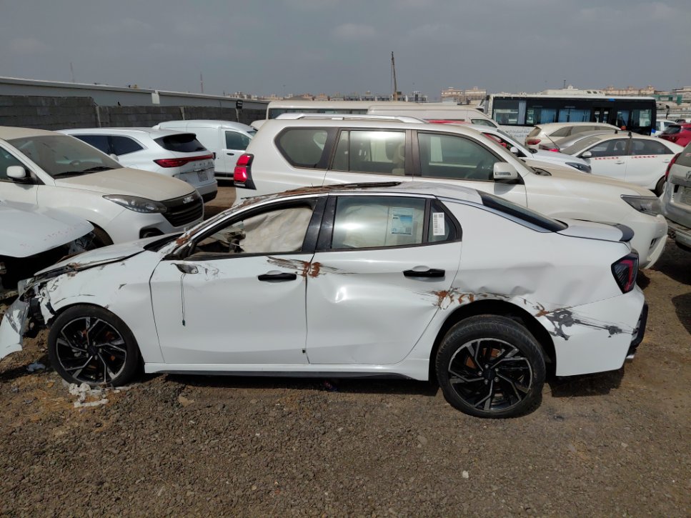 LYNK & CO 03   2024 image