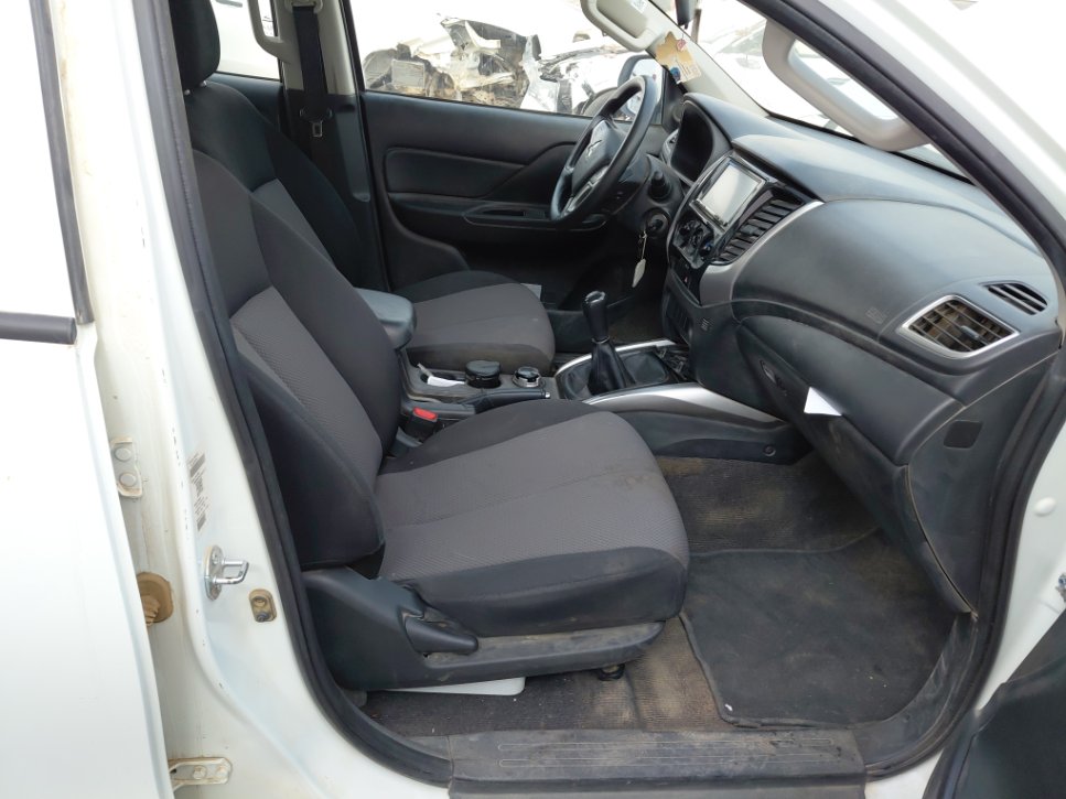 ميتسوبيشي L200  2023 image