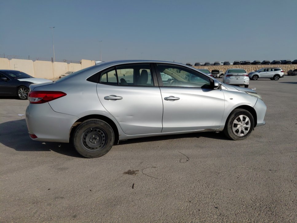 تويوتا يارس SD Y FLT 2022 image