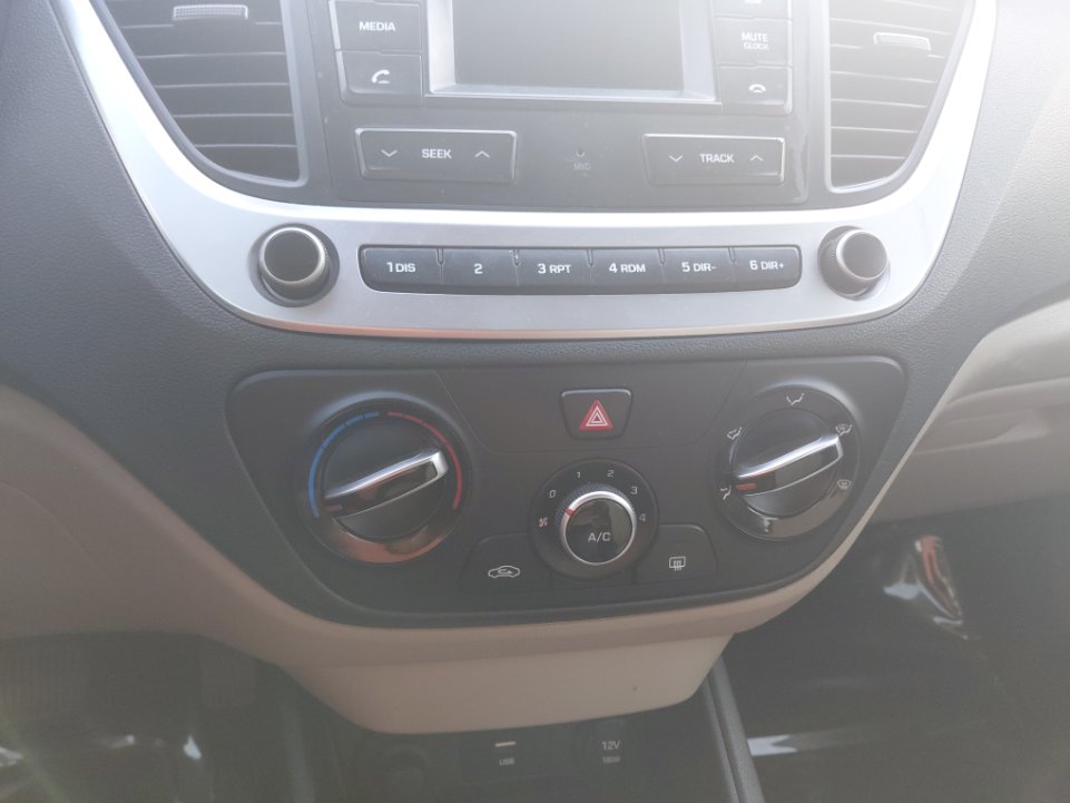 هيونداي أكسنت GL 2023 image