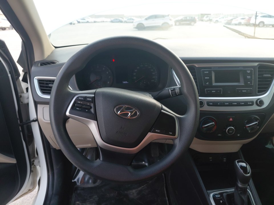 هيونداي أكسنت GL 2023 image