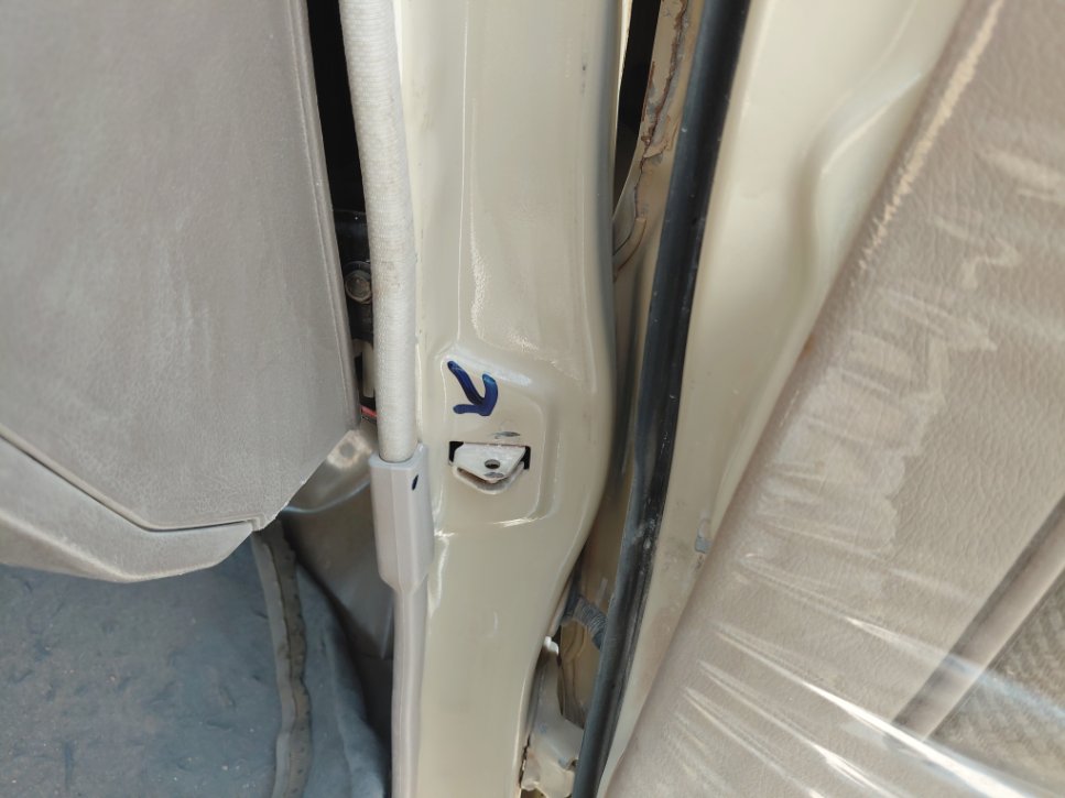 تويوتا لاند كروزر بيك أب LC70 DLX 2016 image