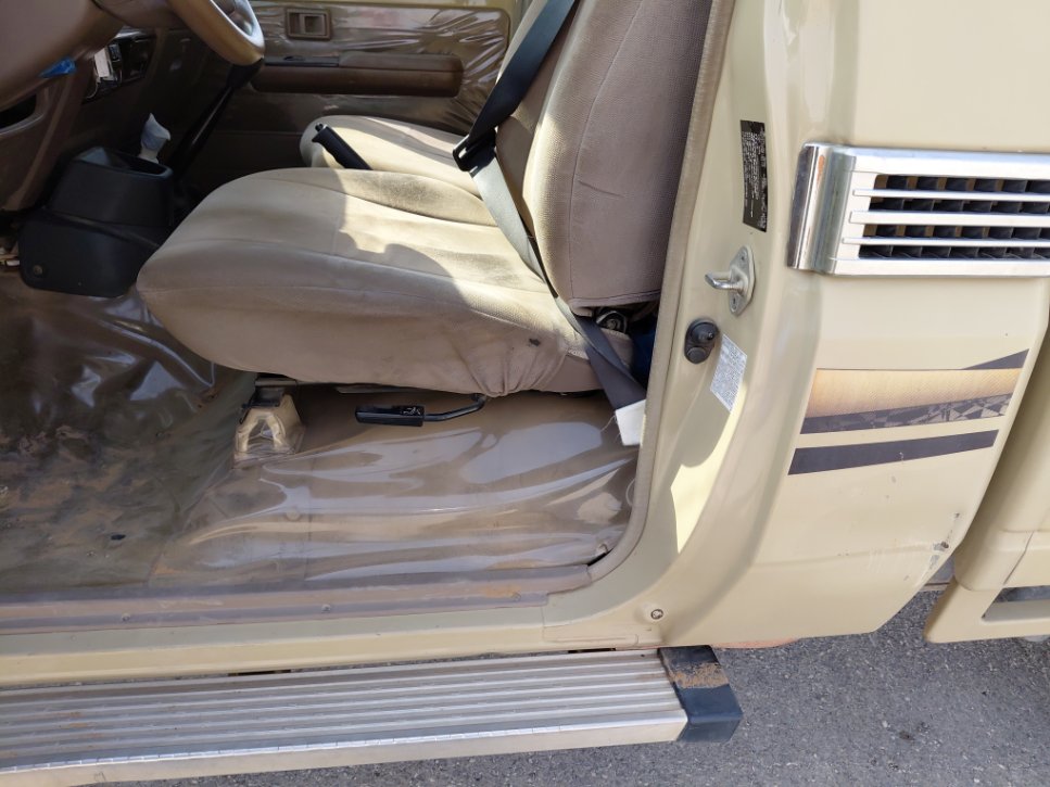 تويوتا لاند كروزر بيك أب LC70 DLX 2016 image