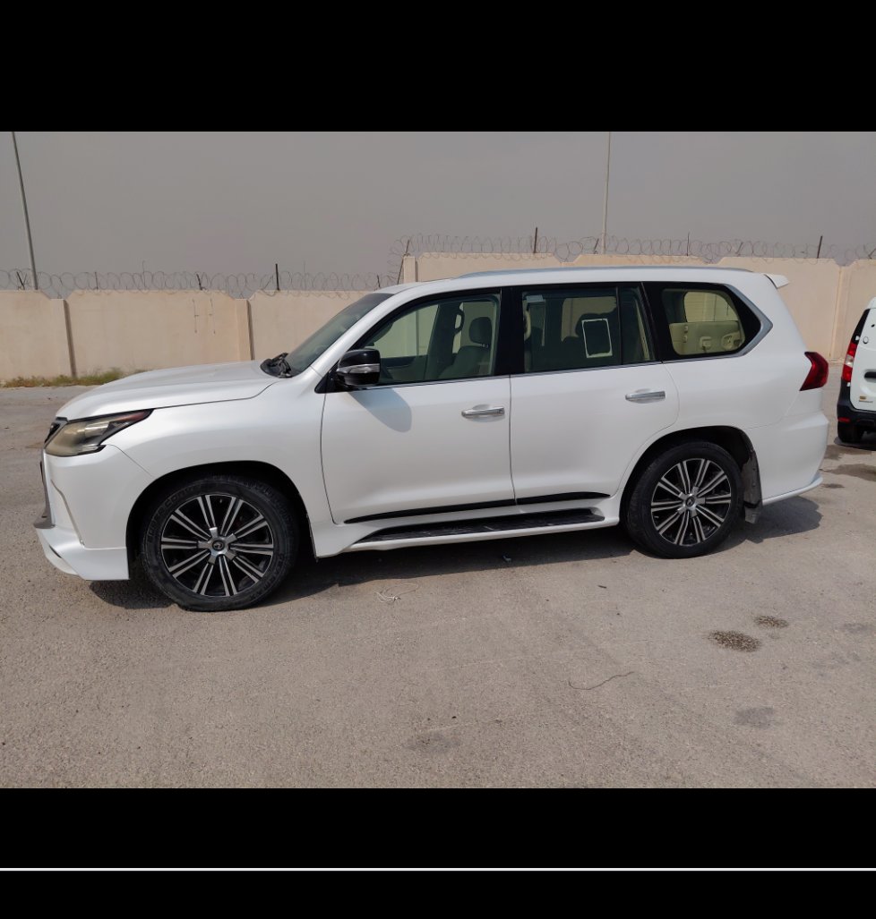 Lexus LX 570 2019 image