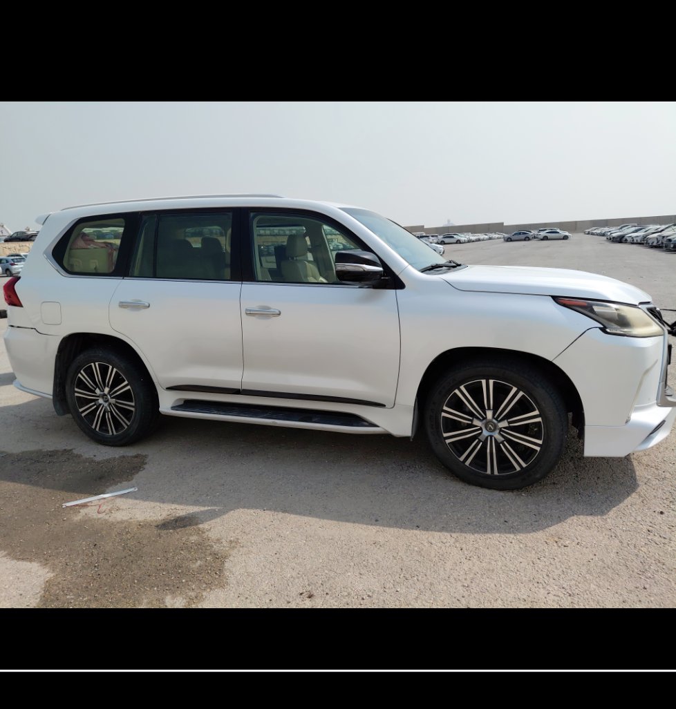 Lexus LX 570 2019 image