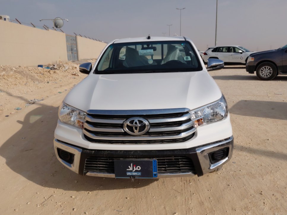 تويوتا هايلكس  2023