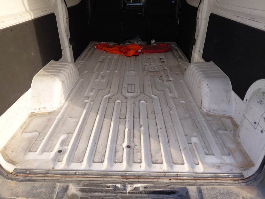 نيسان Urvan  2021 image