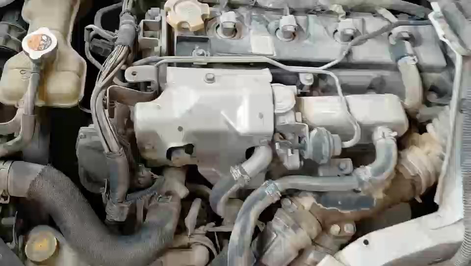 Nissan Urvan  2021 video