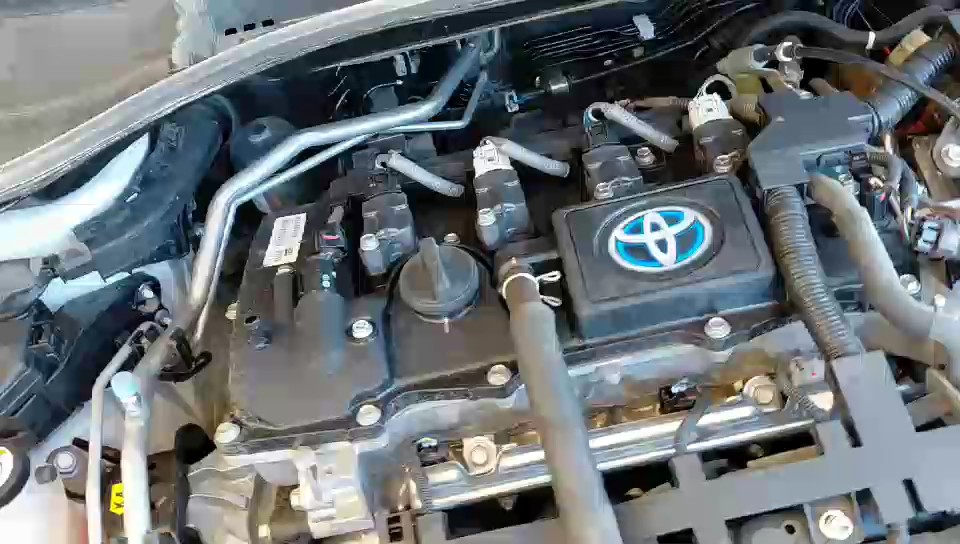 تويوتا كورولا كروس XLE HEV 2024 video