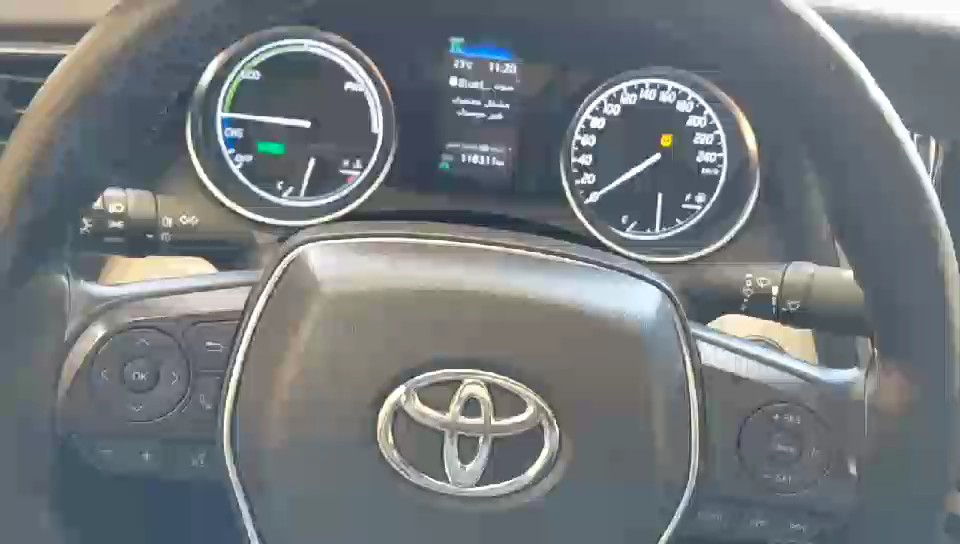 Toyota Camry GLE HEV  2023 video