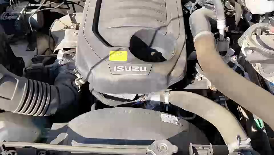 ايسوزو ديماكس 4x4  2024 video