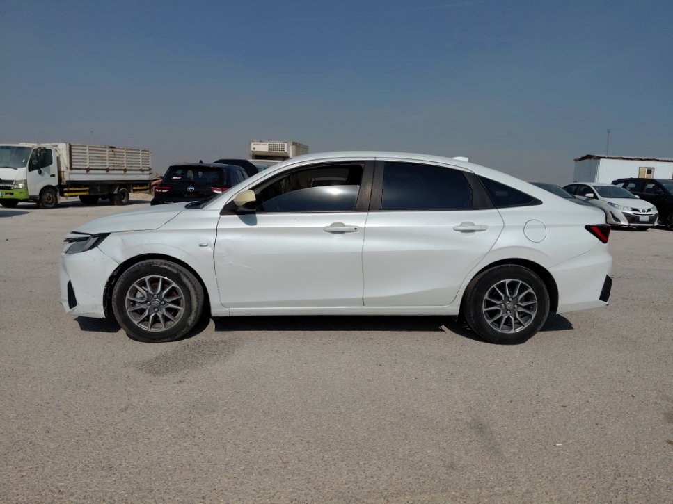 تويوتا يارس SD Y 2024 image