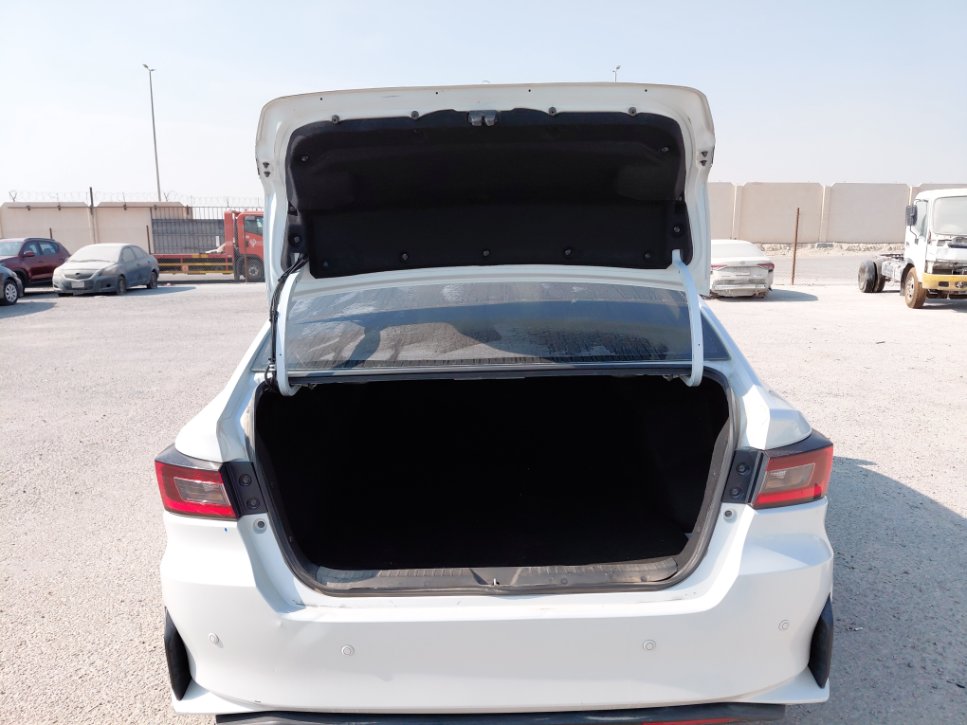 تويوتا يارس SD Y 2024 image