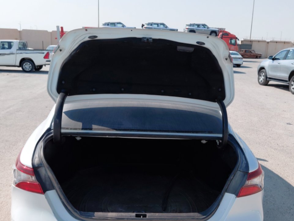 تويوتا كامري GLE HEV  2021 image