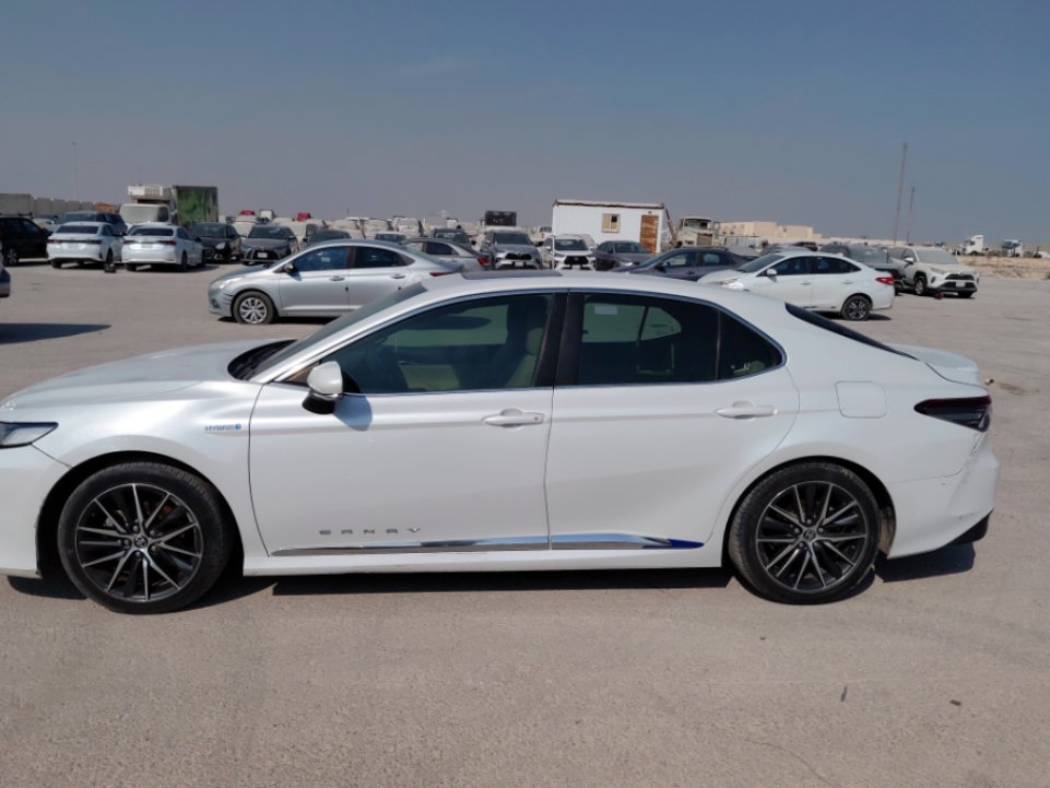 تويوتا كامري GLE HEV  2021 image